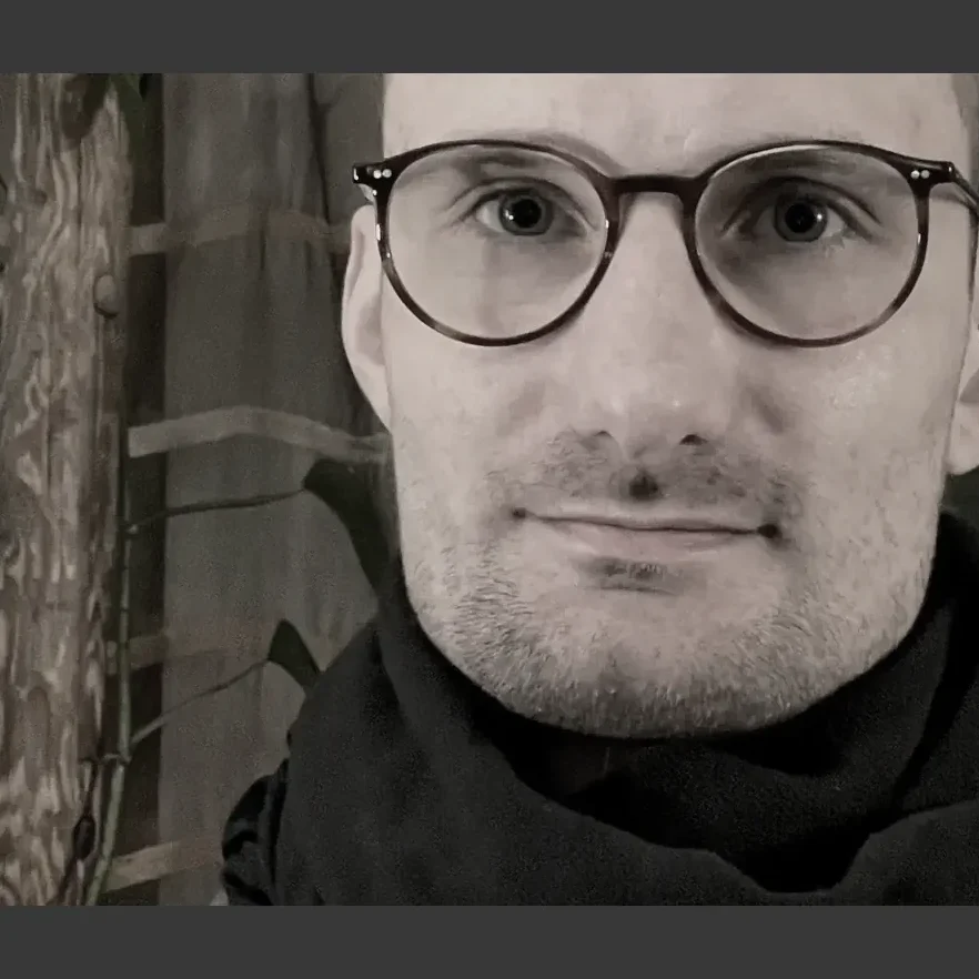 Dieses Foto zeigt mich im Porträt.